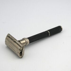 Vintage 1970 Gillette P2 Black Beauty Super Adjustable 109 Safety Razor TTO